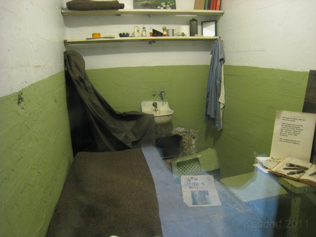 2011 Bay 2 Breakers Saturday 0555.JPG - I was able to participate in the 2011, 100th anniversary of the San Francisco Bay to Breakers 12K race. A great weekend for sight seeing and racing.